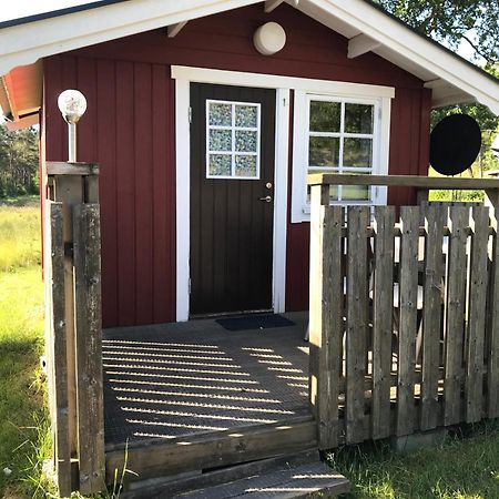Bjoersjoeas Vildmark - Small Camping Cabin Close To Nature Olofstorp Dış mekan fotoğraf